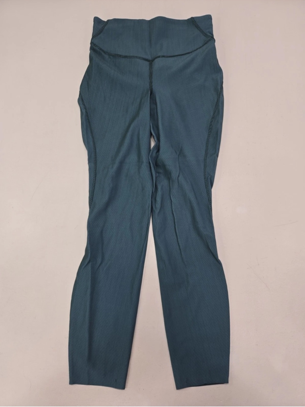 Lululemon Base Pace High Rise Tight 25”  Ribbed Green Jasper Size 6